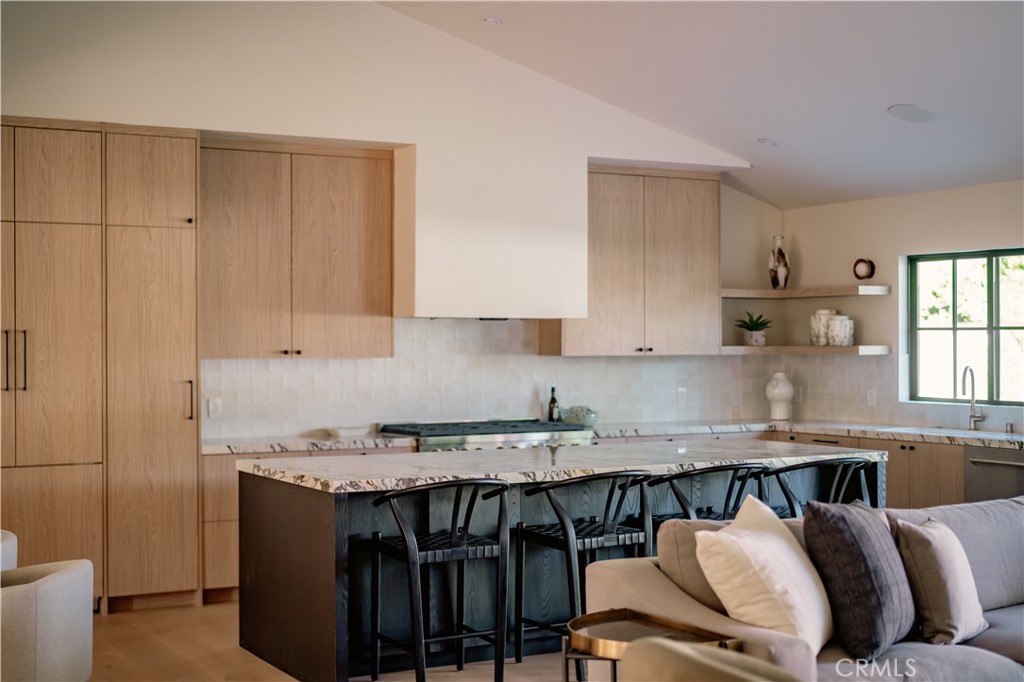 Northridge, California, 91325, United States, 4 Bedrooms Bedrooms, ,4 BathroomsBathrooms,Residential,Active,2030583