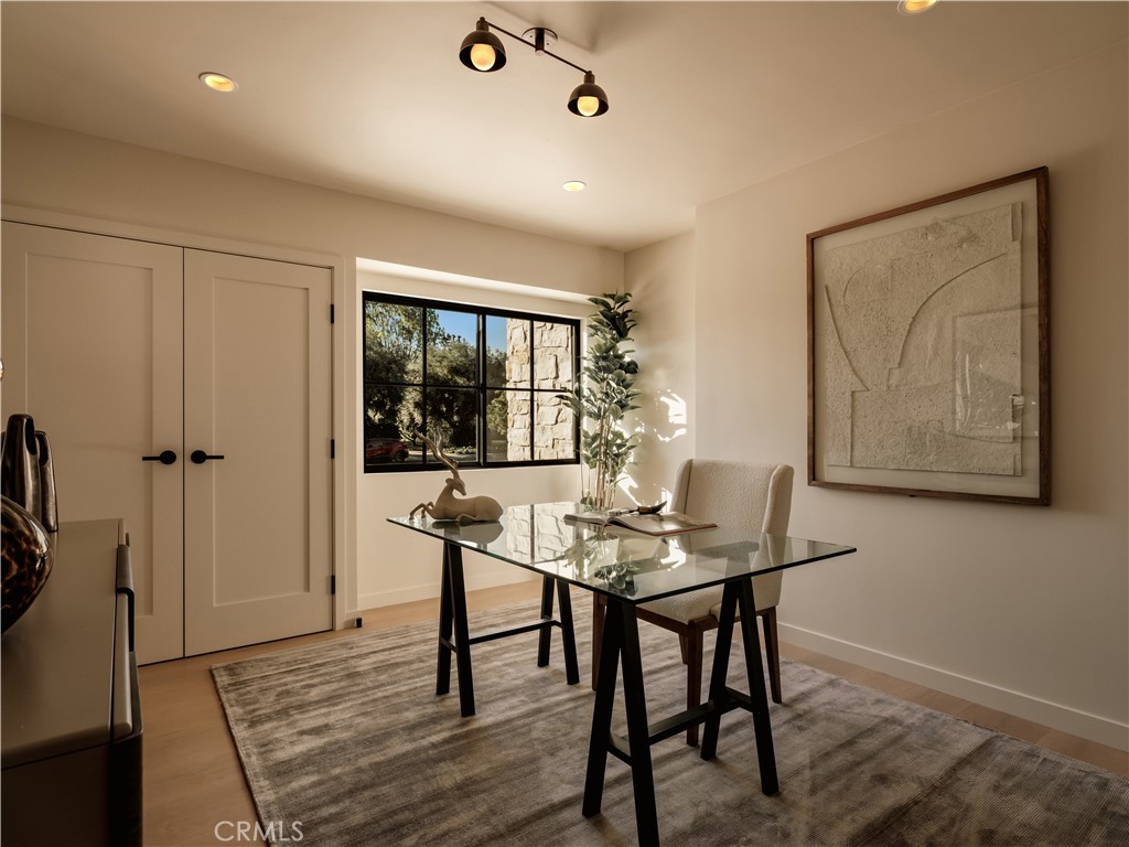Northridge, California, 91325, United States, 4 Bedrooms Bedrooms, ,4 BathroomsBathrooms,Residential,Active,2030583