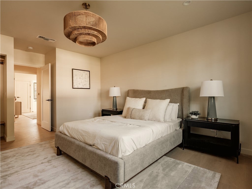 Northridge, California, 91325, United States, 4 Bedrooms Bedrooms, ,4 BathroomsBathrooms,Residential,Active,2030583