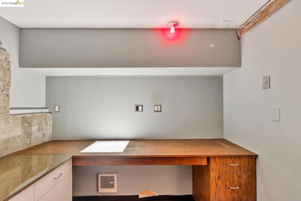 EL CERRITO HILLS - Residential