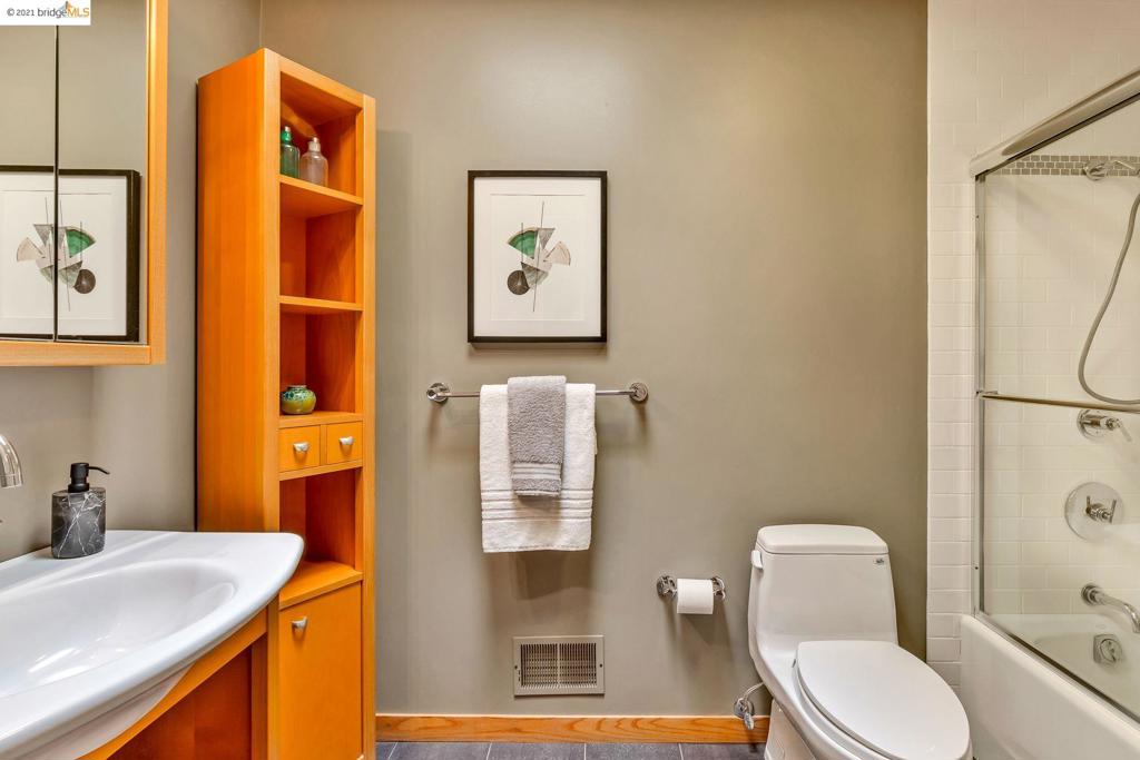 EL CERRITO HILLS - Residential