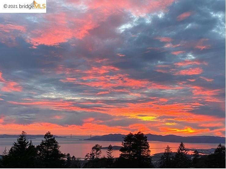 EL CERRITO HILLS - Residential