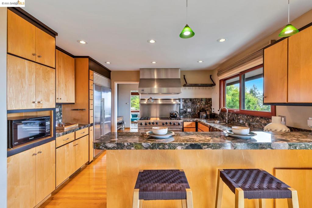 EL CERRITO HILLS - Residential