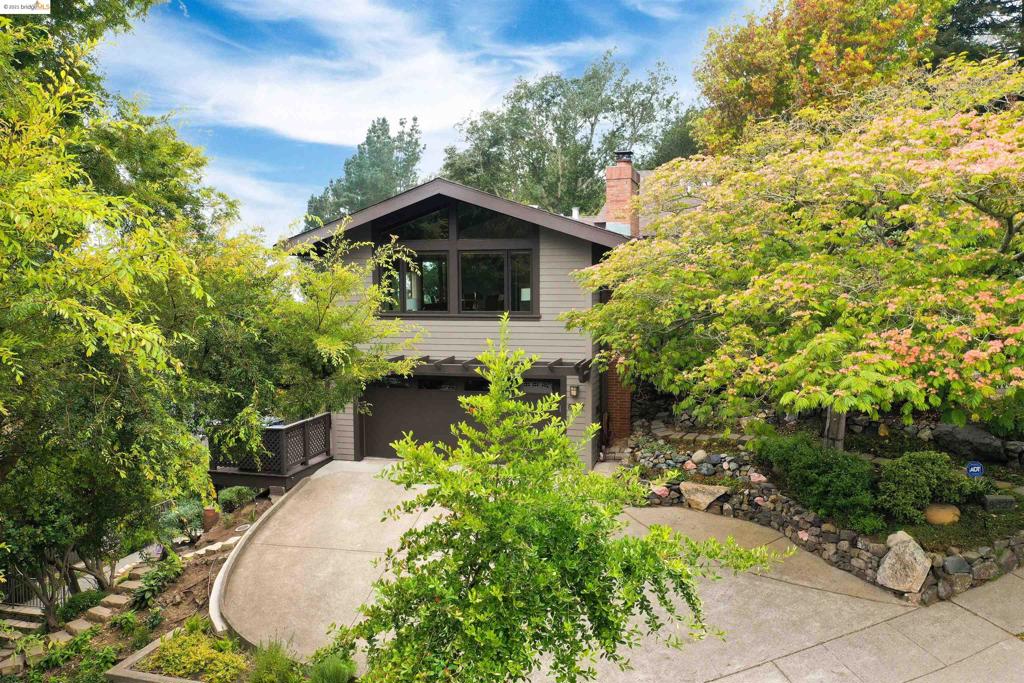 EL CERRITO HILLS - Residential