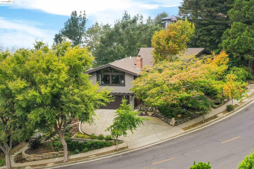 EL CERRITO HILLS - Residential