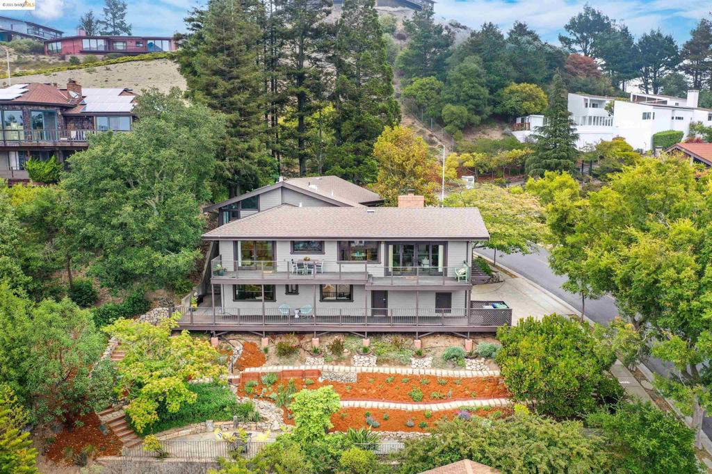 EL CERRITO HILLS - Residential