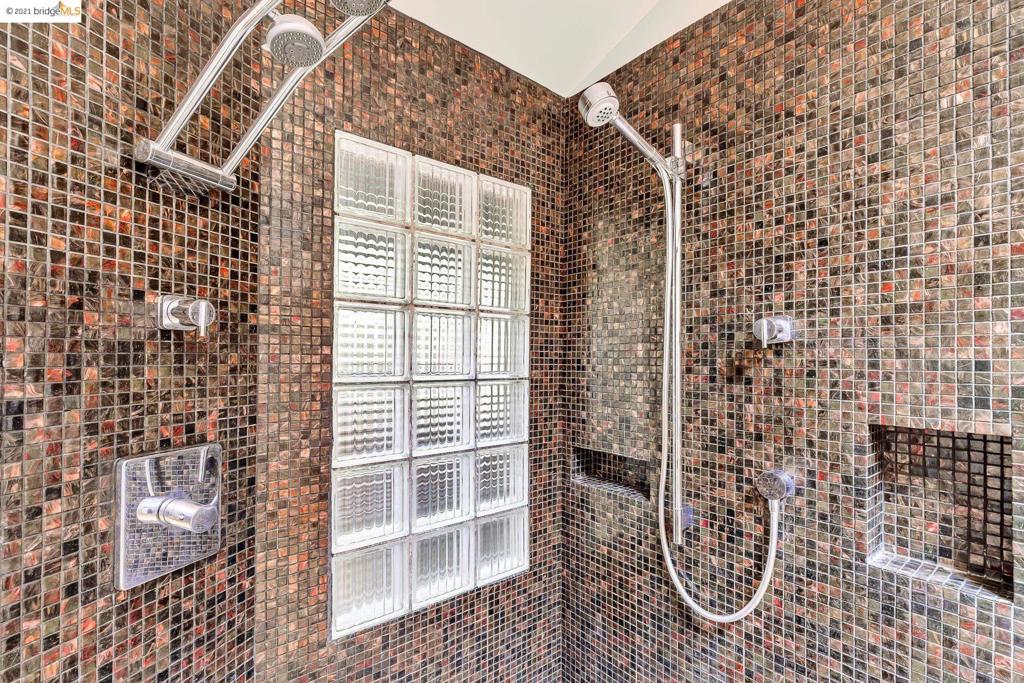 EL CERRITO HILLS - Residential