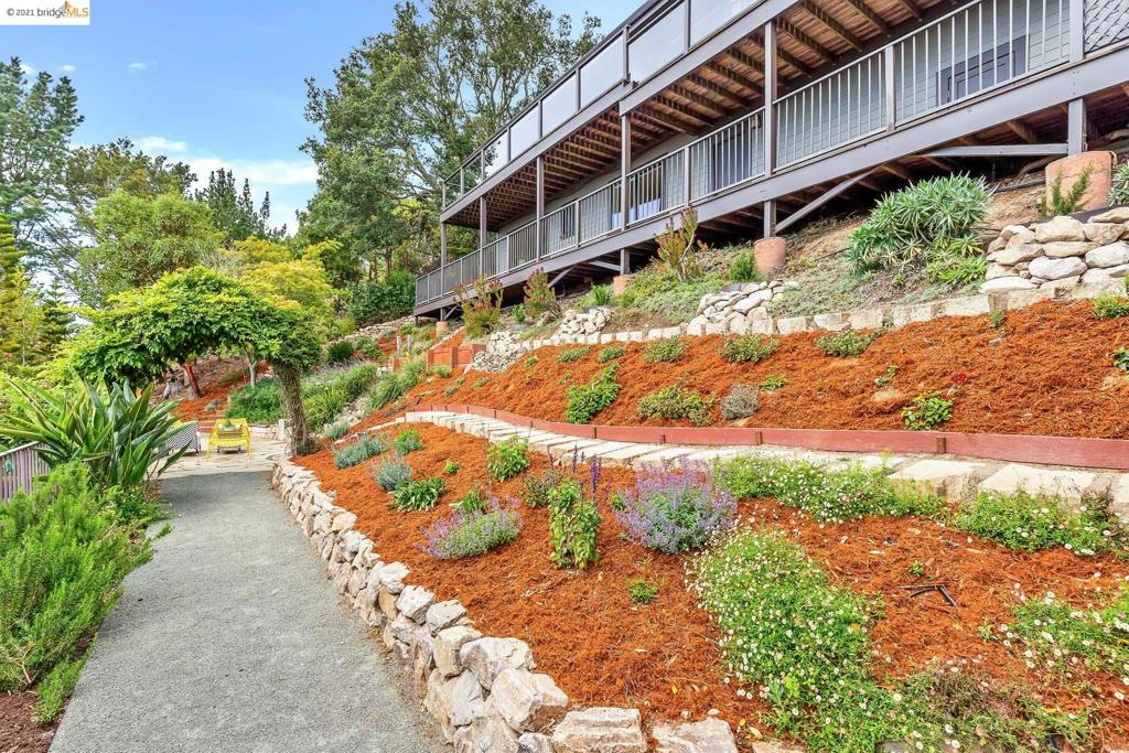 EL CERRITO HILLS - Residential