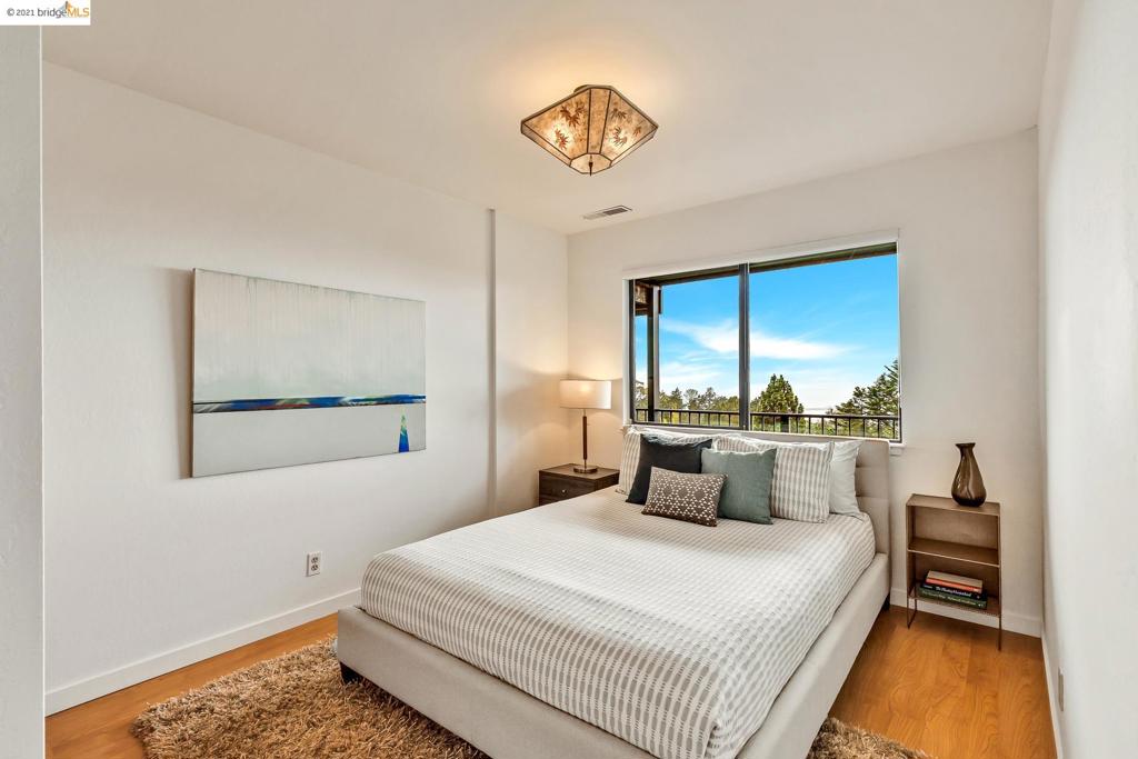 EL CERRITO HILLS - Residential