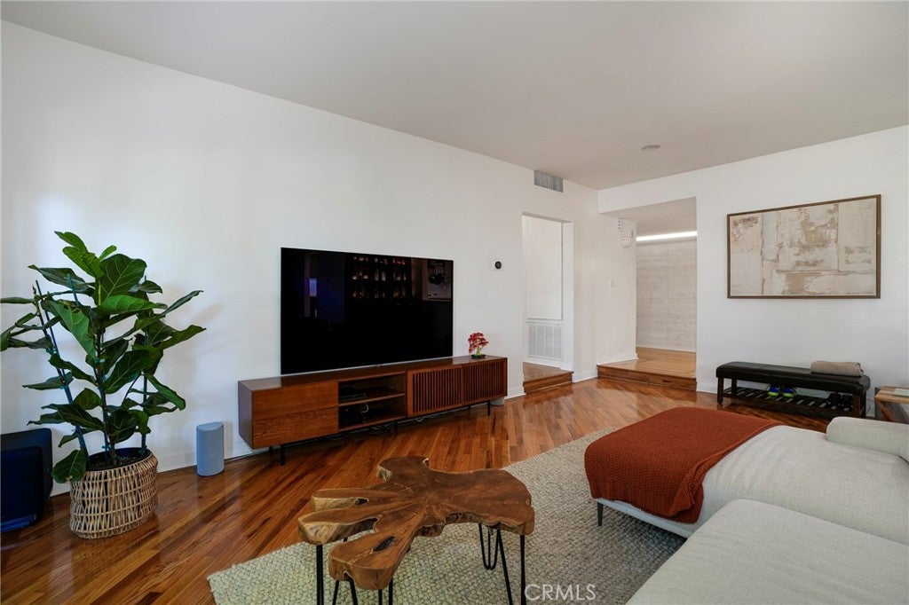 2307 Fox Hills 105