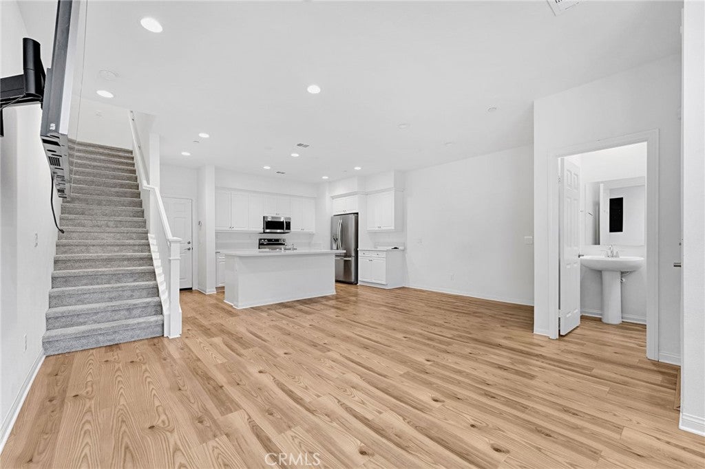10765 Graphite St