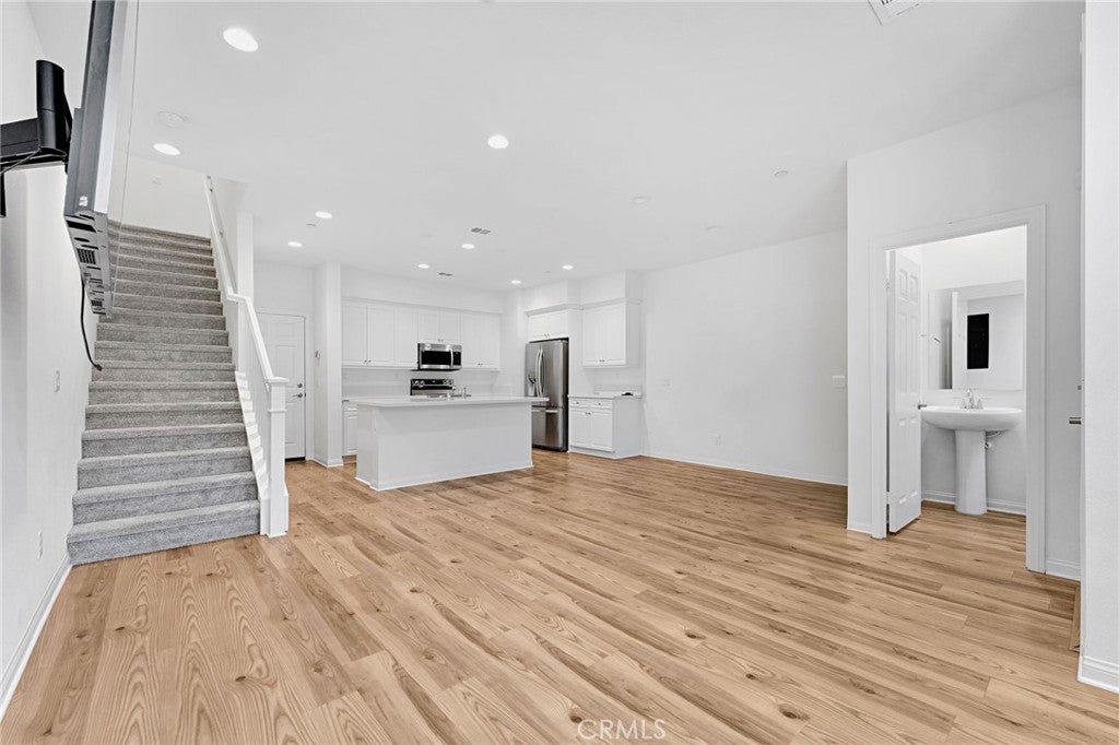 10765 Graphite St