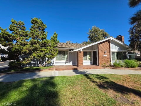 Photo of 3709 S Sea Cliff Clf, Santa Ana, CA 92704 (MLS # OC26191232)