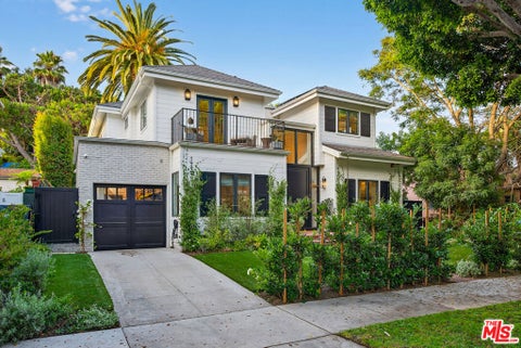 Photo of 1733 Robson Avenue, Santa Monica, CA 90405 (MLS # 26996443)