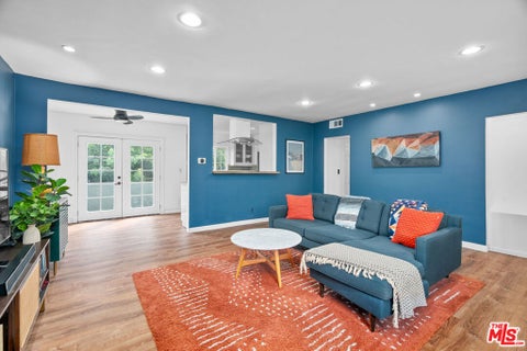 Photo of 6160 Whitsett Avenue #10, North Hollywood, CA 91606 (MLS # 26996855)