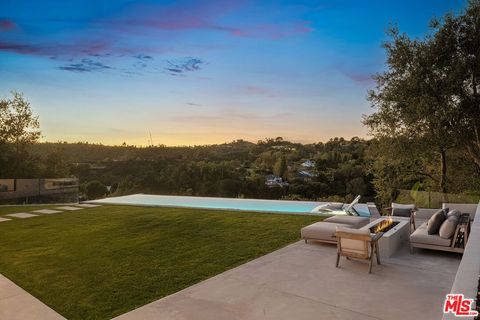 Photo of 9715 Arby Drive, Beverly Hills, CA 90210 (MLS # 26661967)