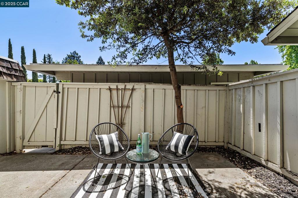 TWIN CREEK WEST - Residential