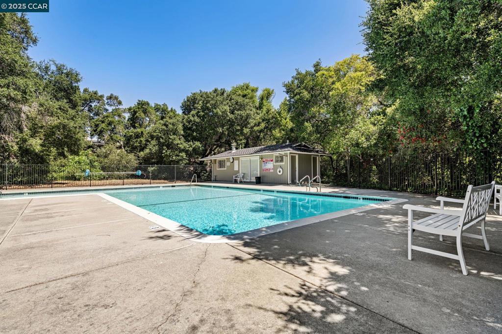 TWIN CREEK WEST - Residential