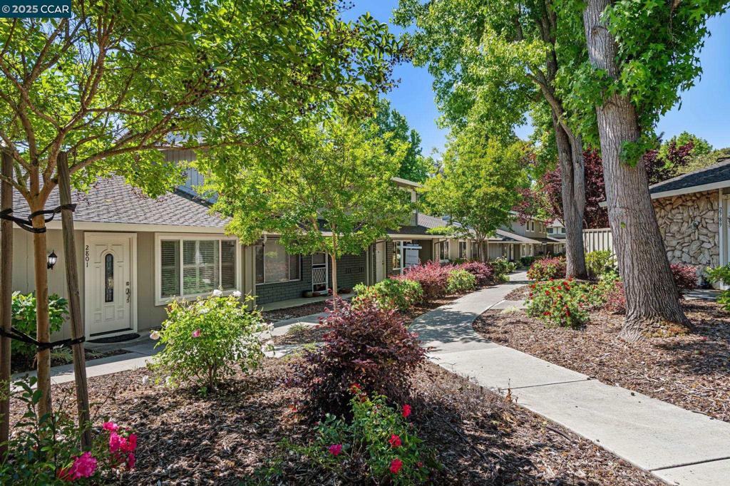 TWIN CREEK WEST - Residential