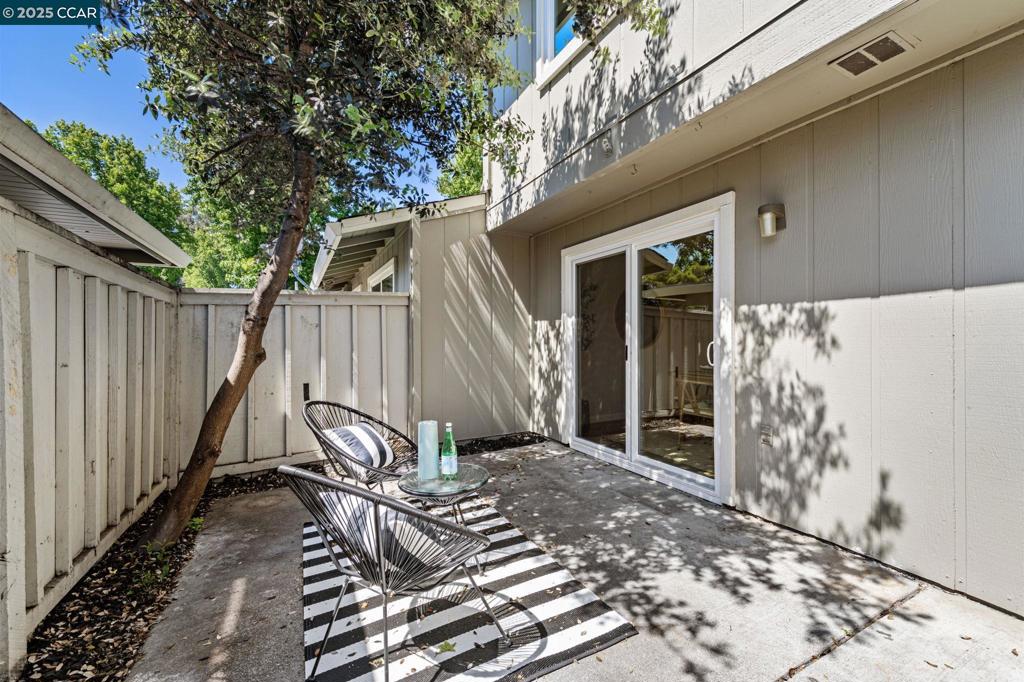 TWIN CREEK WEST - Residential