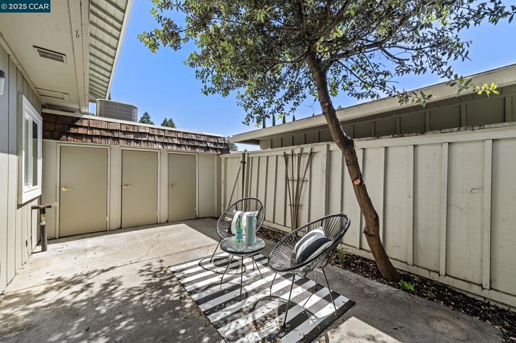 TWIN CREEK WEST - Residential