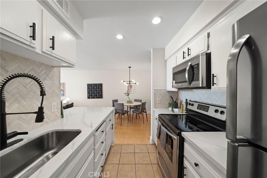 1140 E Ocean Boulevard 220