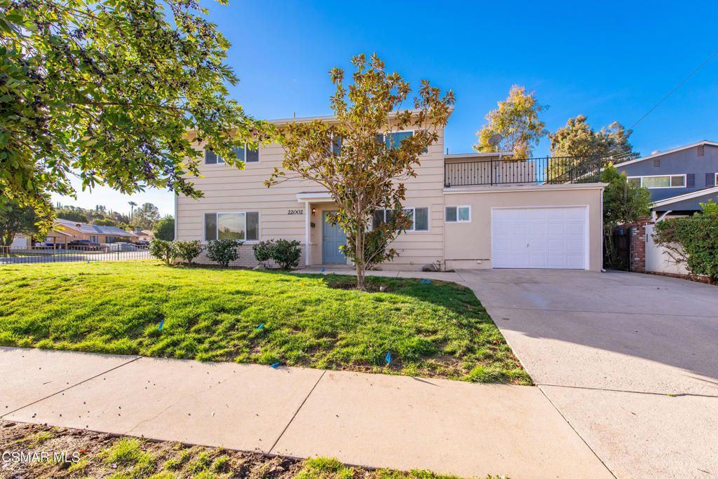 Photo of 22002 Ybarra Road, Woodland Hills, CA 91364 (MLS # 225004121)