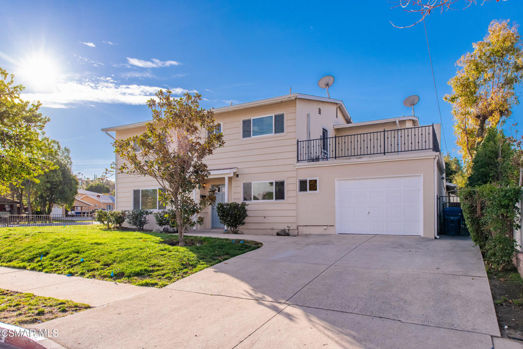 Great investment opportunity! Well maintained two-story, townhouse-style duplex located along Topanga Canyon Boulevard. Thisproperty contains two spacious 2 BR, 1.5 BA units totaling 2,673 sf of living area. Each unit features an attached one car garage with direct access,individual laundry room, dual-paned windows, copper plumbing, rain gutters, ductless wall-mounted LG HVAC units, and tiled kitchen counters. There isalso a large balcony w/wrought iron railing located over the garage on Ybarra Rd. and a private balcony from the main bedroom on Independencia St.This property is conveniently located near freeways, schools, Westfield Topanga and The Village.