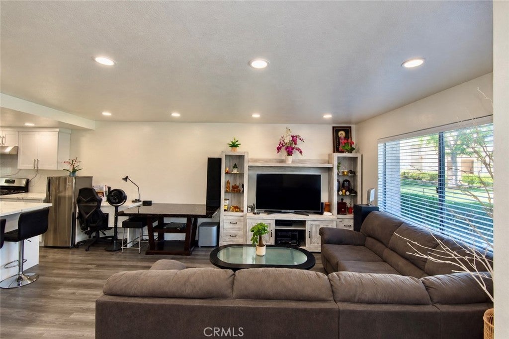 13934 Magnolia