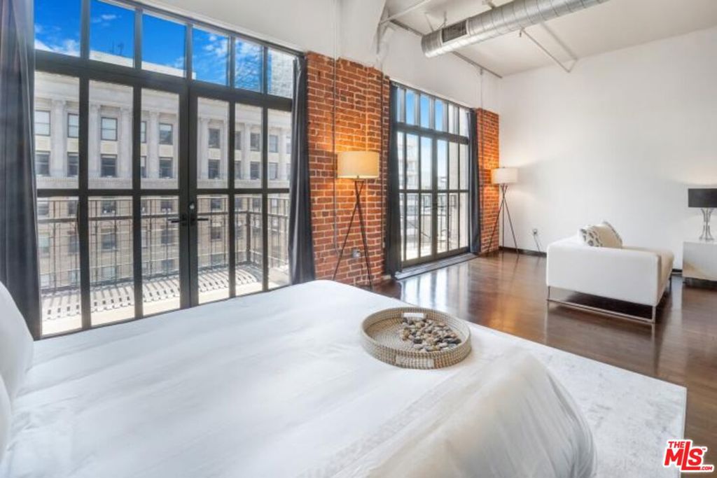 1645 Vine Street 905, Los Angeles CA 90028
