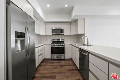Photo of 1233 Westgate #212, Los Angeles, CA 90025 (MLS # 25558367) Photo of 1233 Westgate #212, Los Angeles, CA 90025 (MLS # 25558367)