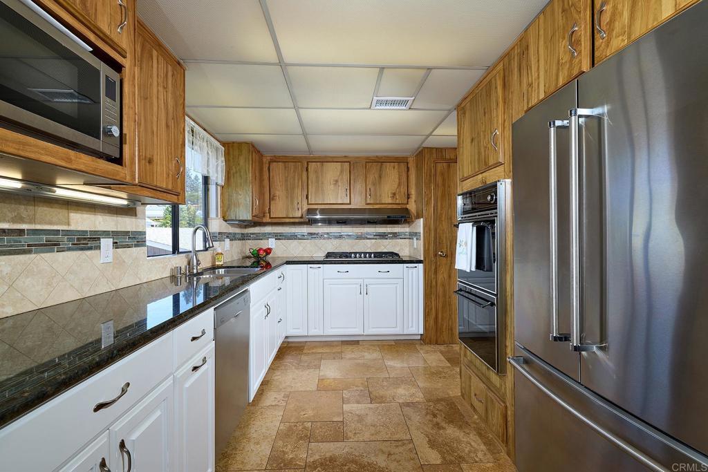 2295 Lindsay Drive
