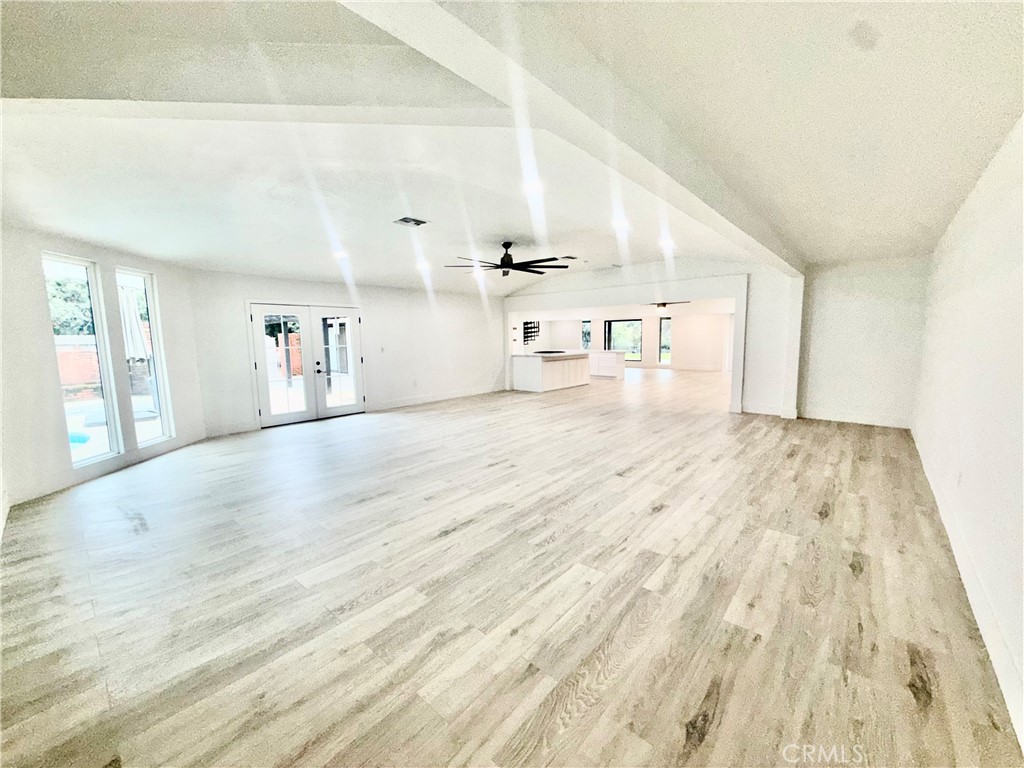 10326 10326 N Fowler Avenue N