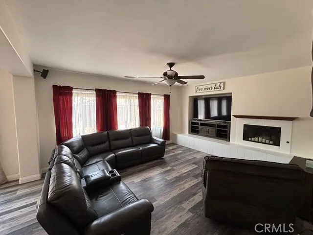 Hesperia, California 92344, United States, 5 Bedrooms Bedrooms, ,3 BathroomsBathrooms,Residential,Active,216481