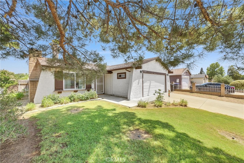 5235 Lakewood Drive
