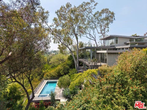 Photo of 901 Kenter Way, Los Angeles, CA 90049 (MLS # 26992331)