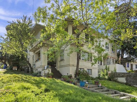 Photo of 326328 Athol Avenue, Oakland, CA 94606 (MLS # ML82041547)