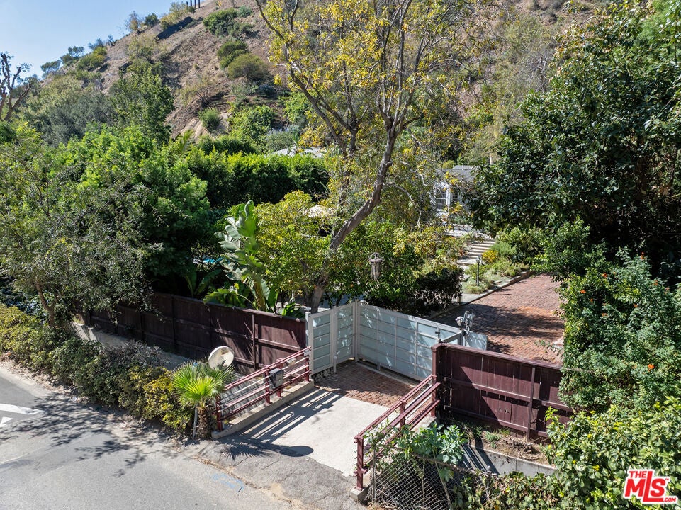 1853 Nichols Canyon Road