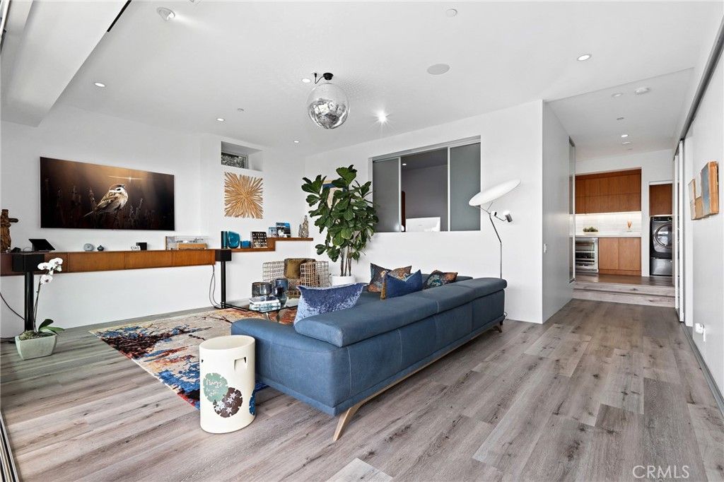 listing image 130726220814045987539