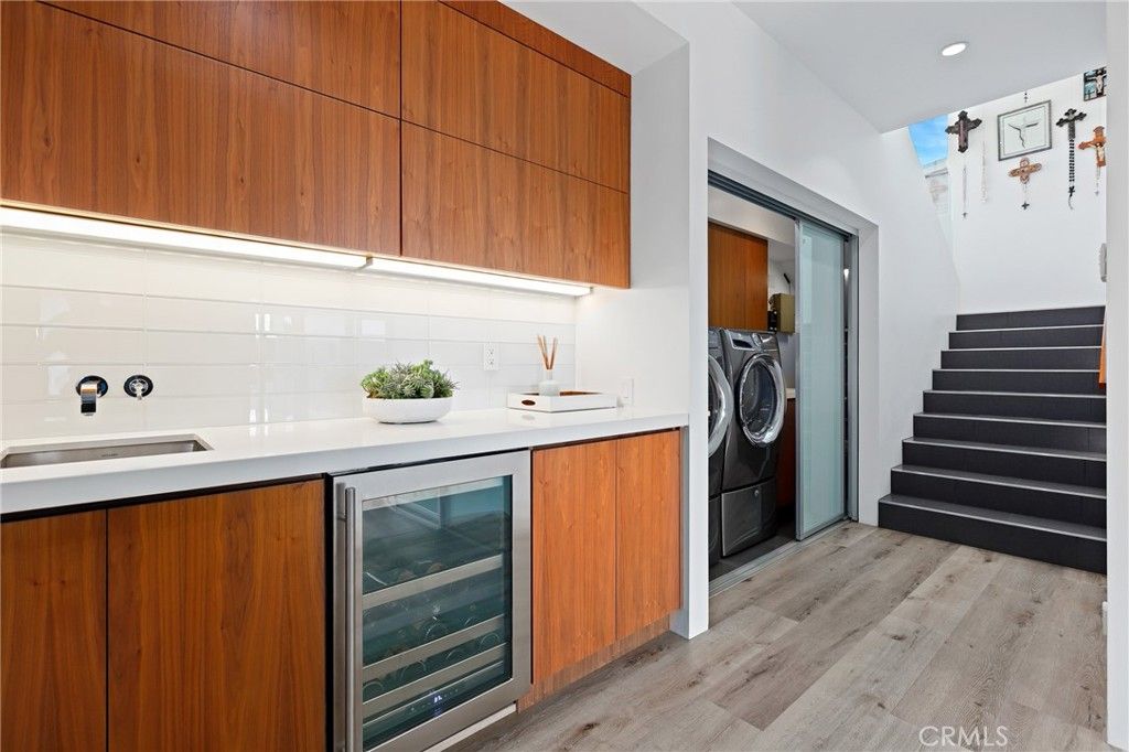 listing image 130726221072513911950