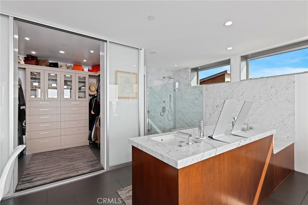 listing image 130722373229107490544