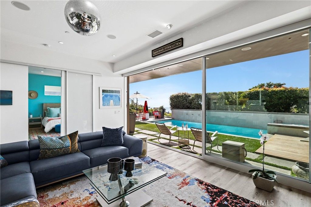 listing image 130729841084873875868