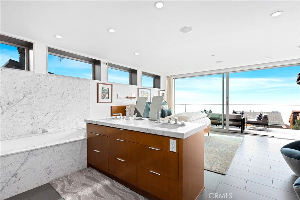 listing image 130726695356072459719