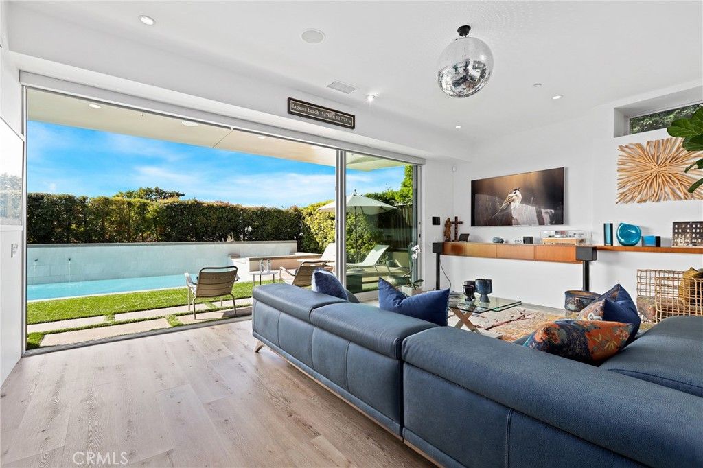 listing image 130723137583035938915