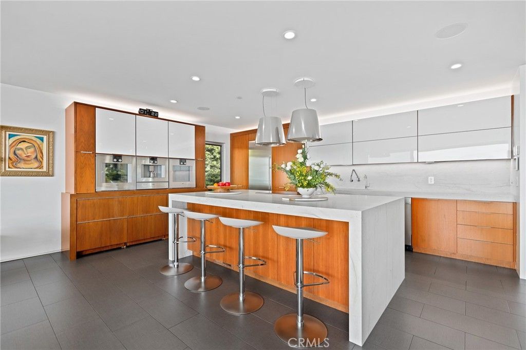 listing image 130726344135534495556