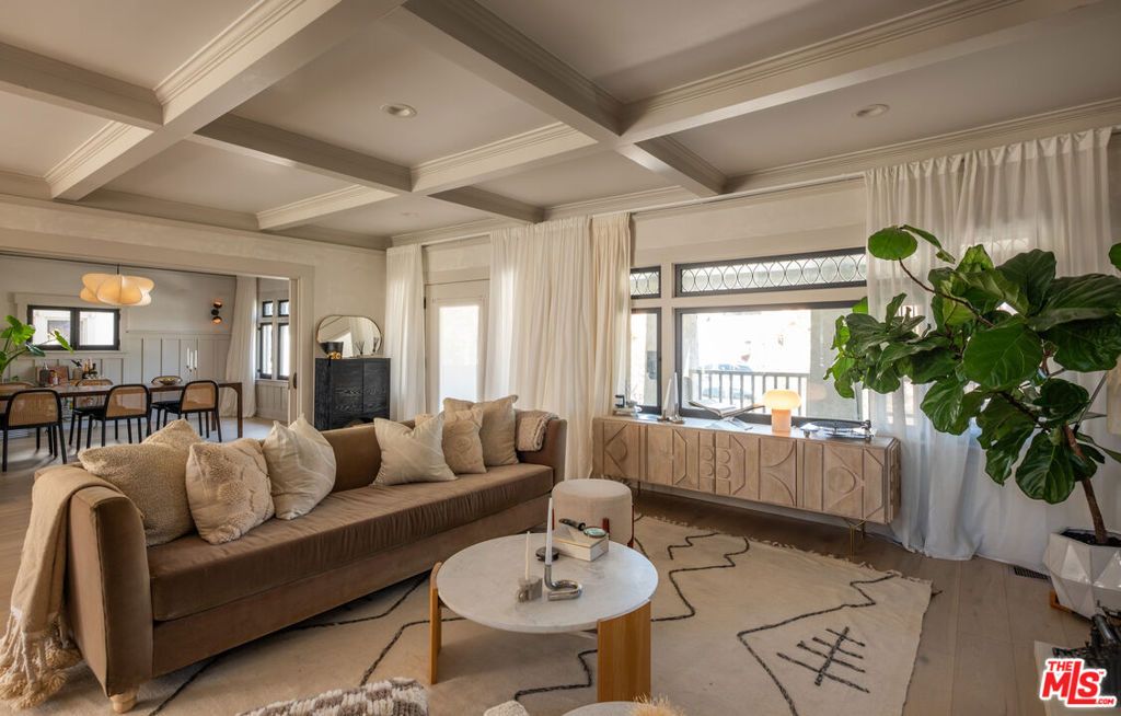 Photo of 1715 S Kingsley Drive, Los Angeles, CA 90006 (MLS # 25592241)