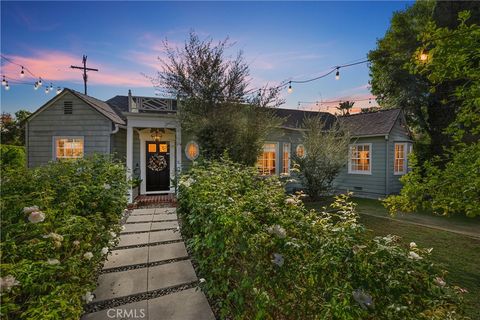 Photo of 5306 Norwich Avenue, Sherman Oaks, CA 91411 (MLS # SR25250609)