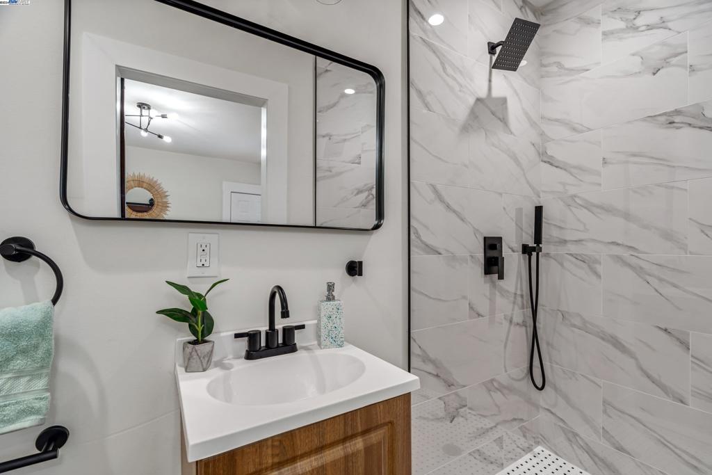 MAXWELL  PARK - Residential