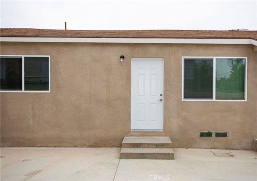 A totally remodeled studio is ready for you.  Located heart of North Hollywood.  Close to shopping and freeways. This gated complex offers cozy, freshly painted, and laminated flooring throughout.  New wall A/C, and windows. One assigned parking. Community coin laundry.