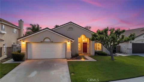 Photo of 44733 Avita Circle Cir, Temecula, CA 92592 (MLS # SW26090776)